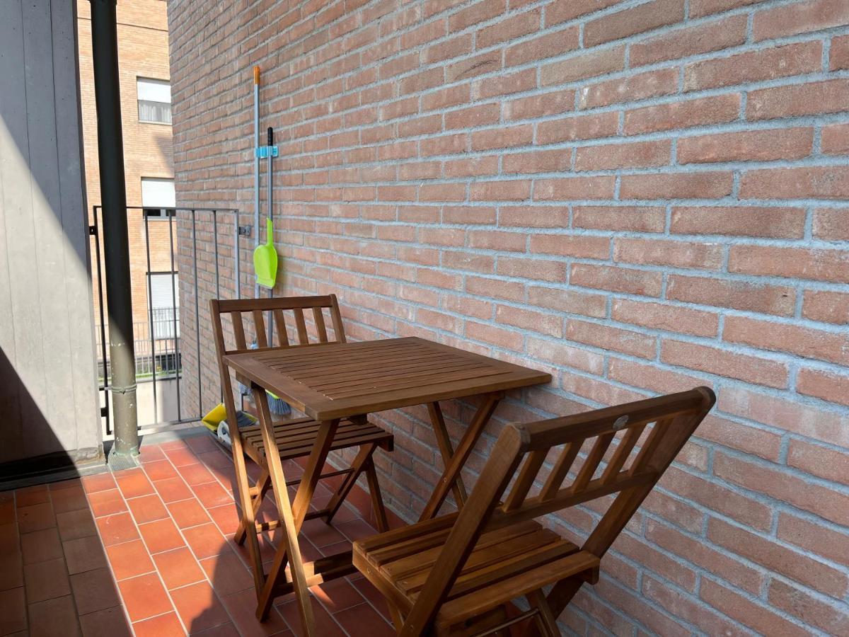 Lovely Apartment Parma Exterior photo