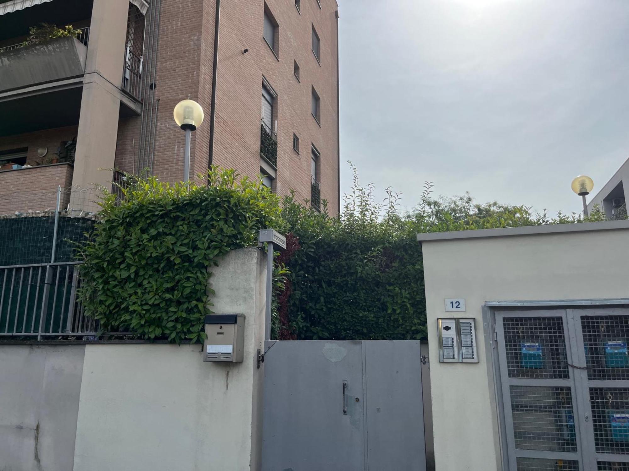 Lovely Apartment Parma Exterior photo